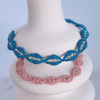 Bracelet micro-macramé bleu perles argentées ajustable fait main
