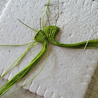Boucles d’oreilles Feuille Ginkgo – micro-macramé vert-GINK ORA Micro Noeuds