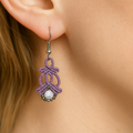 Boucles d'oreilles micro-macramé lilas bohème chic légères élégant
