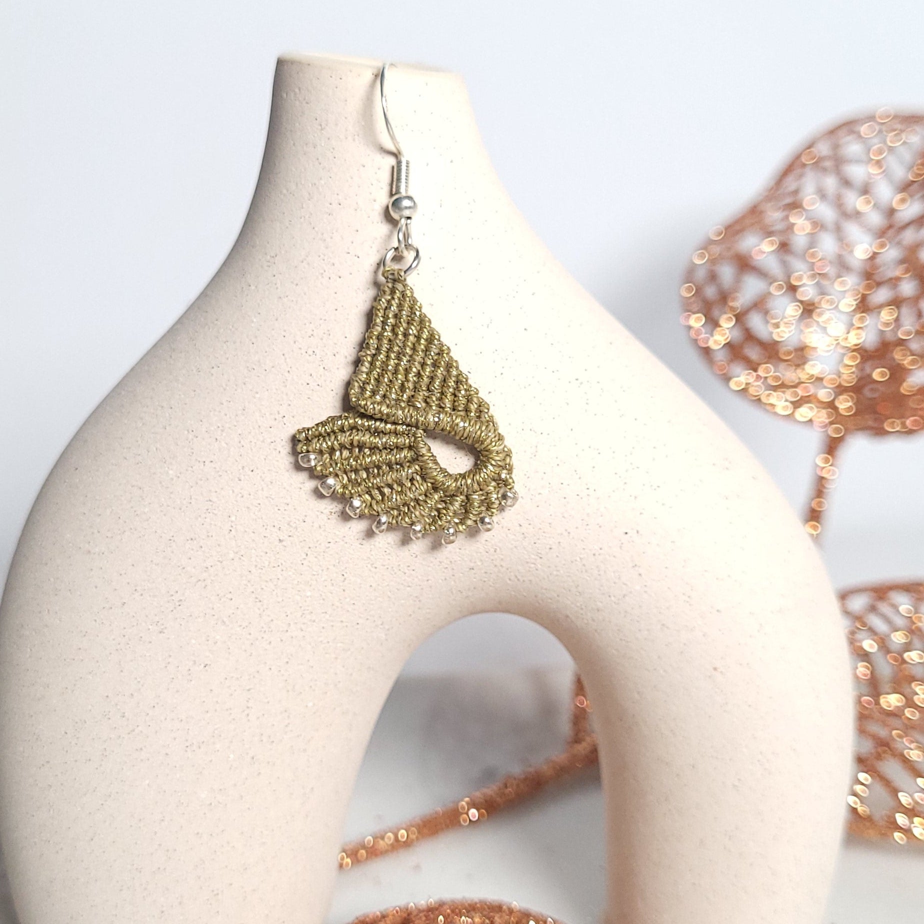 Boucles d’oreilles en micro-macramé – Bijou léger artisanal acier inoxydable – Style bohème chic naturel Micro Noeuds