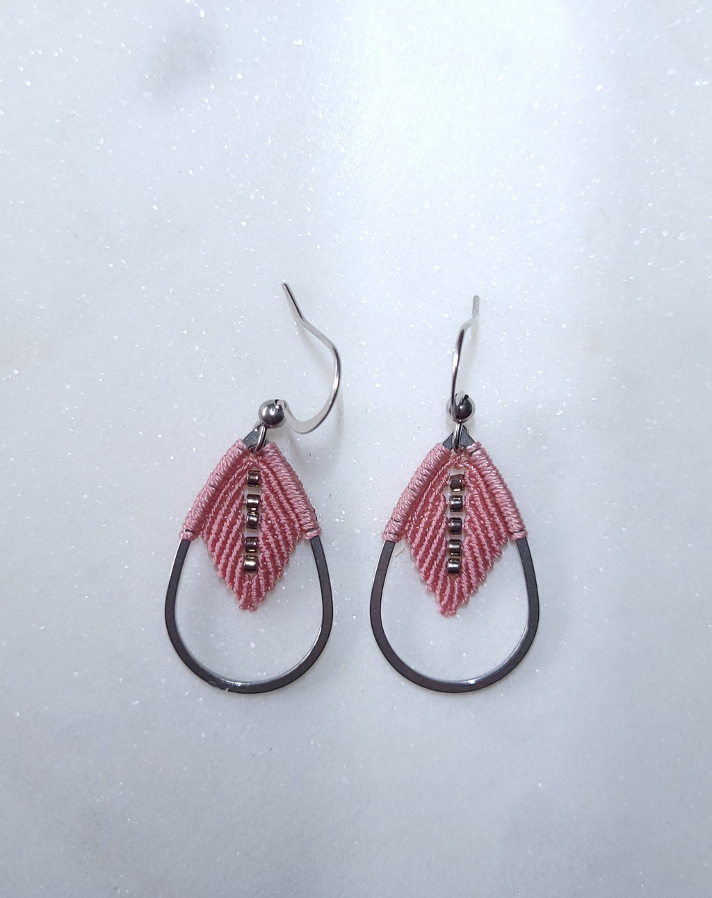 Boucles d'oreilles micro-macramé acier inoxydable légères fait main
