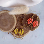 Boucles d'oreilles navette micro-macramé perles brillantes doré raffiné
