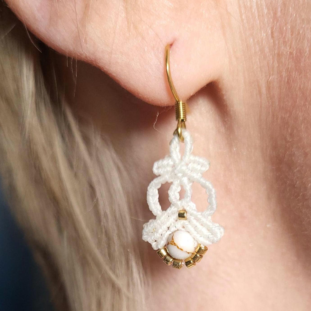 Boucles d’oreilles crochet acier inoxydable micro-macramé avec pierre naturelle serti