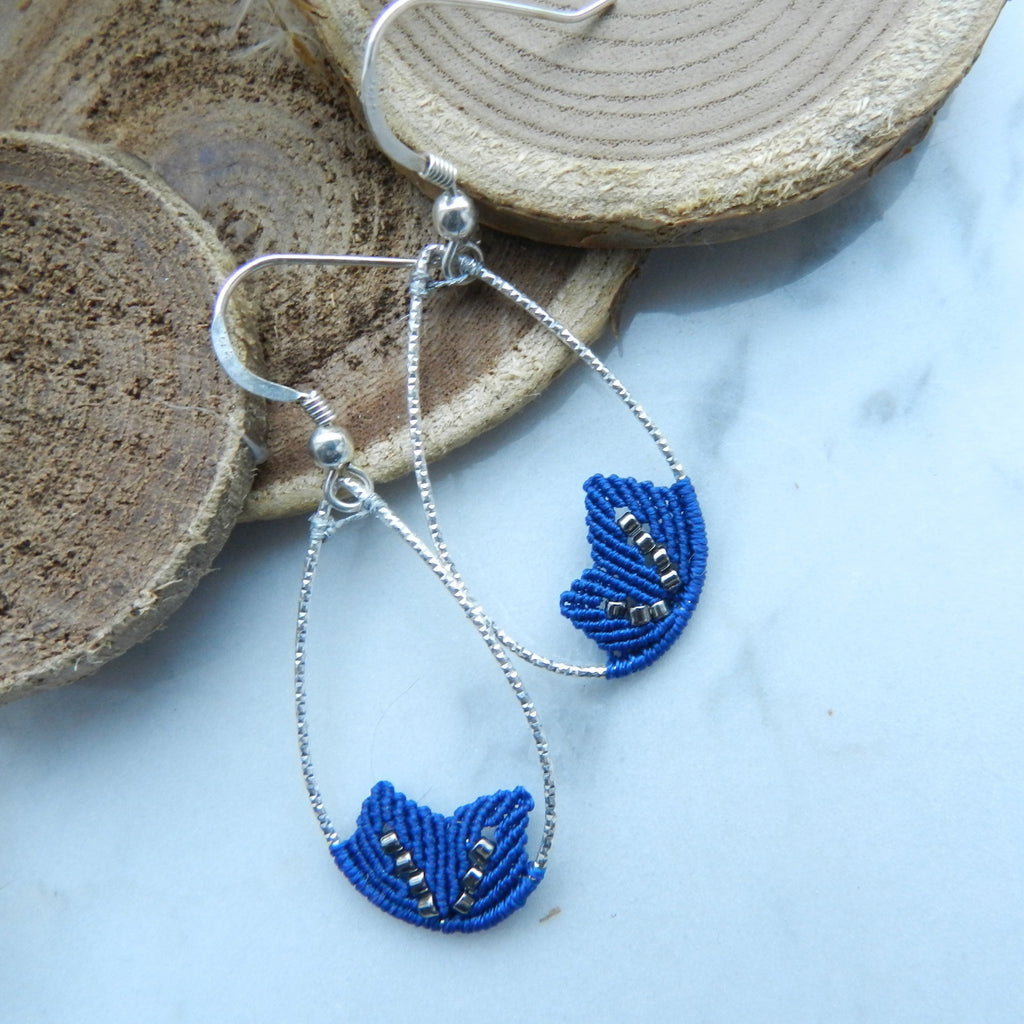 Boucles d'oreilles argent 925 micro-macramé – bijou artisanal fait main Micro Noeuds