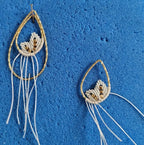 Boucles d’oreilles micro-macramé motif feuille – Crochets argent 925 & perle Ma boutique