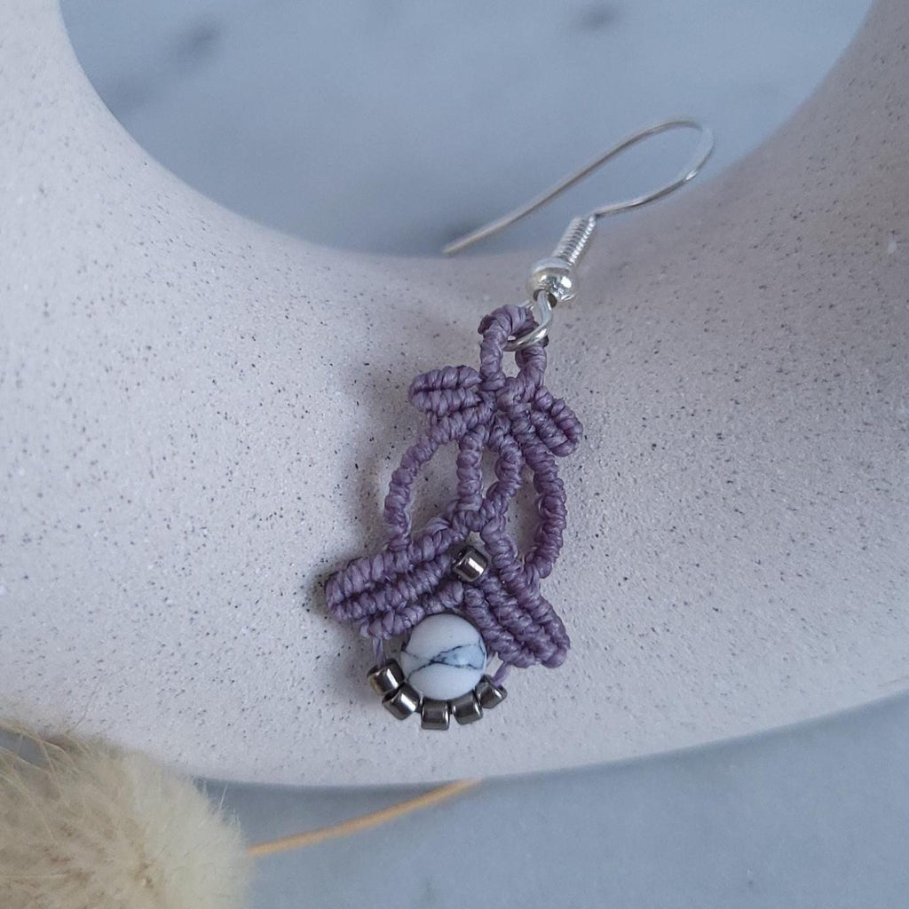 Boucles d’oreilles crochet acier inoxydable micro-macramé avec pierre naturelle serti