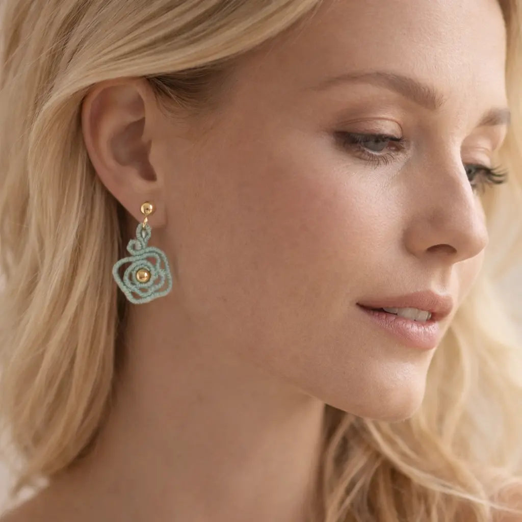 Boucles d'oreilles spirale micro-macramé Micro Noeuds