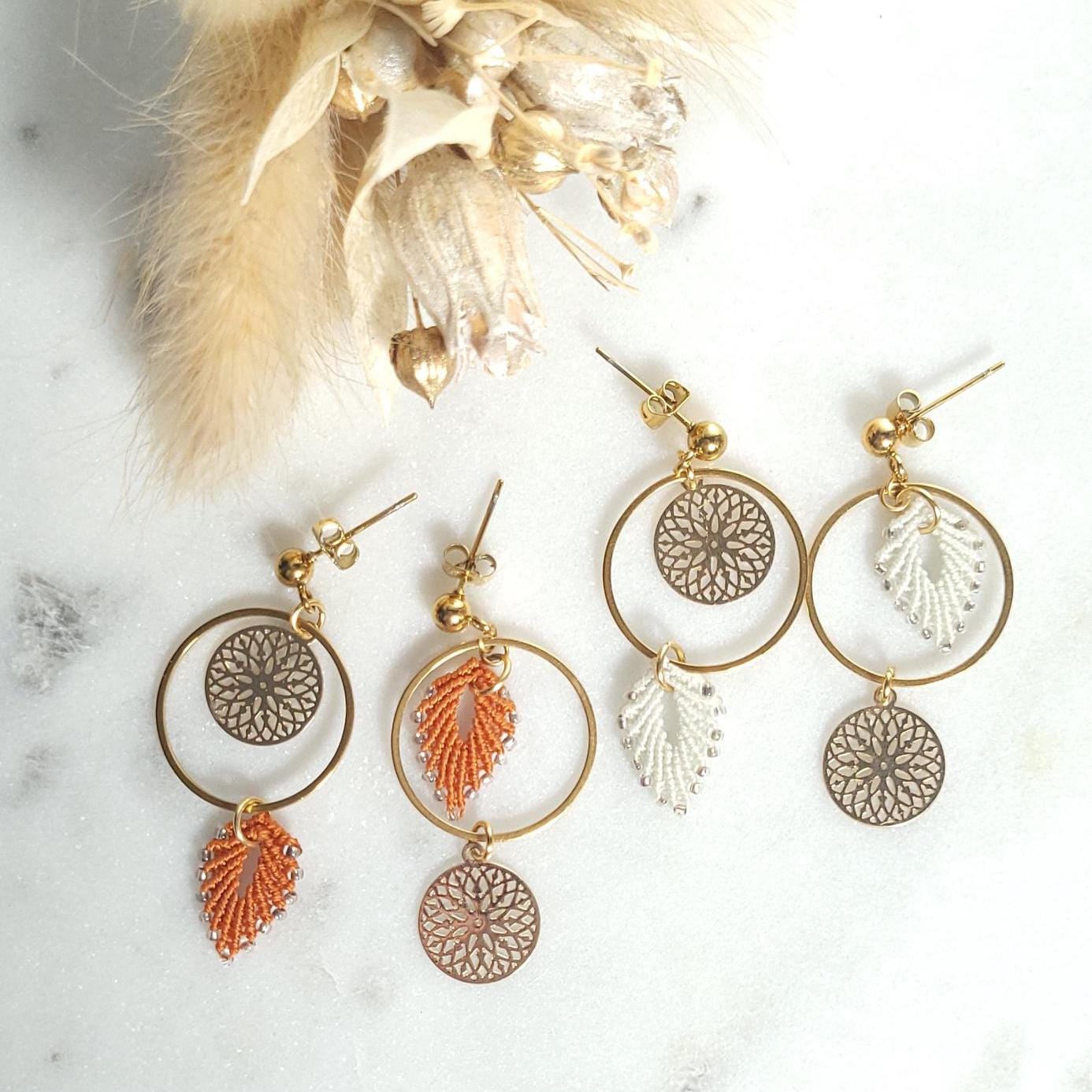 longue Boucles d’oreilles asymétrique, Bijoux bohèmes en micro-macramé, Fait main moderne et original, Idée cadeau femme, personnalisable
