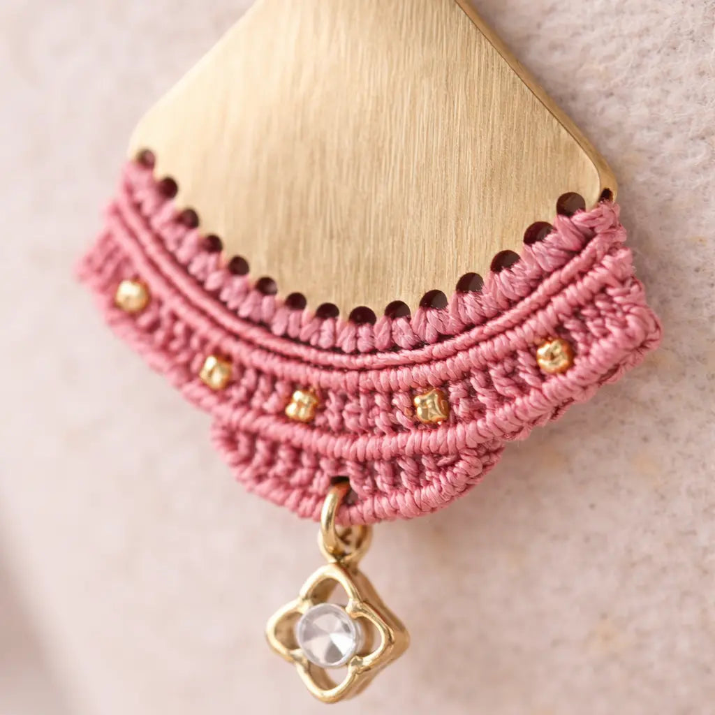 Boucles d’oreilles Soleil Rouge – micro-macramé & acier inoxydable doré-LUNAYA Micro Noeuds