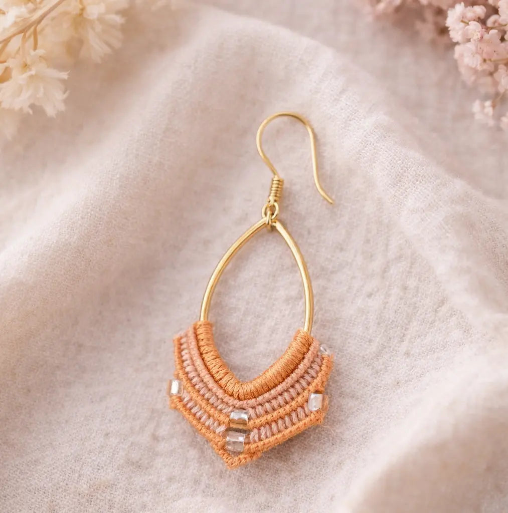 Boucles d’oreilles micro-macramé navette bohème ELYNA Micro Noeuds
