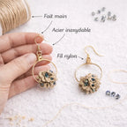 Créoles micro-macramé doré– Fleur artisanale, bijou fait main- ANAE Micro Noeuds