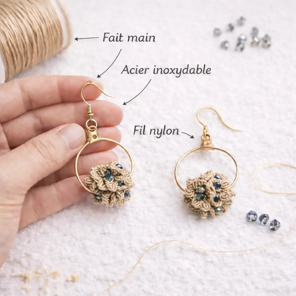 Créoles micro-macramé doré– Fleur artisanale, bijou fait main- ANAE Micro Noeuds