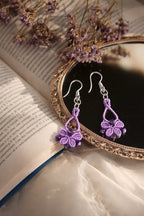Boucles d’oreilles micro-macramé fleur – Crochets acier inoxydable & perles facettées Micro Noeuds