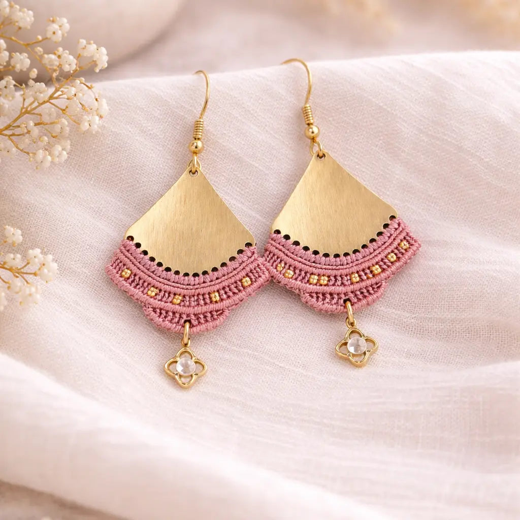 Boucles d’oreilles Soleil Rouge – micro-macramé & acier inoxydable doré-LUNAYA Micro Noeuds