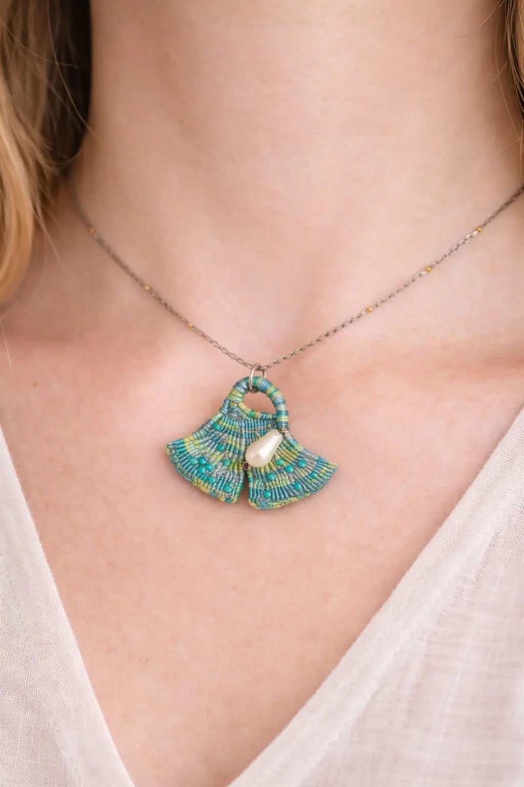 Collier micro-macramé éventa il turquoise avec perle nacre LAGUNA Micro Noeuds