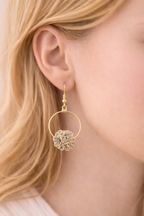 Créoles micro-macramé doré– Fleur artisanale, bijou fait main- ANAE