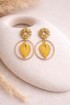 Boucles d'oreilles soleil micro-macramé doré – Légères, fait main Micro Noeuds