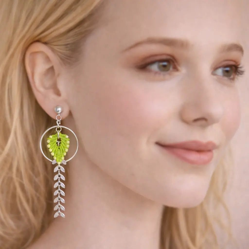 Boucles longues feuille – Micro-macramé FLEORA Micro Noeuds