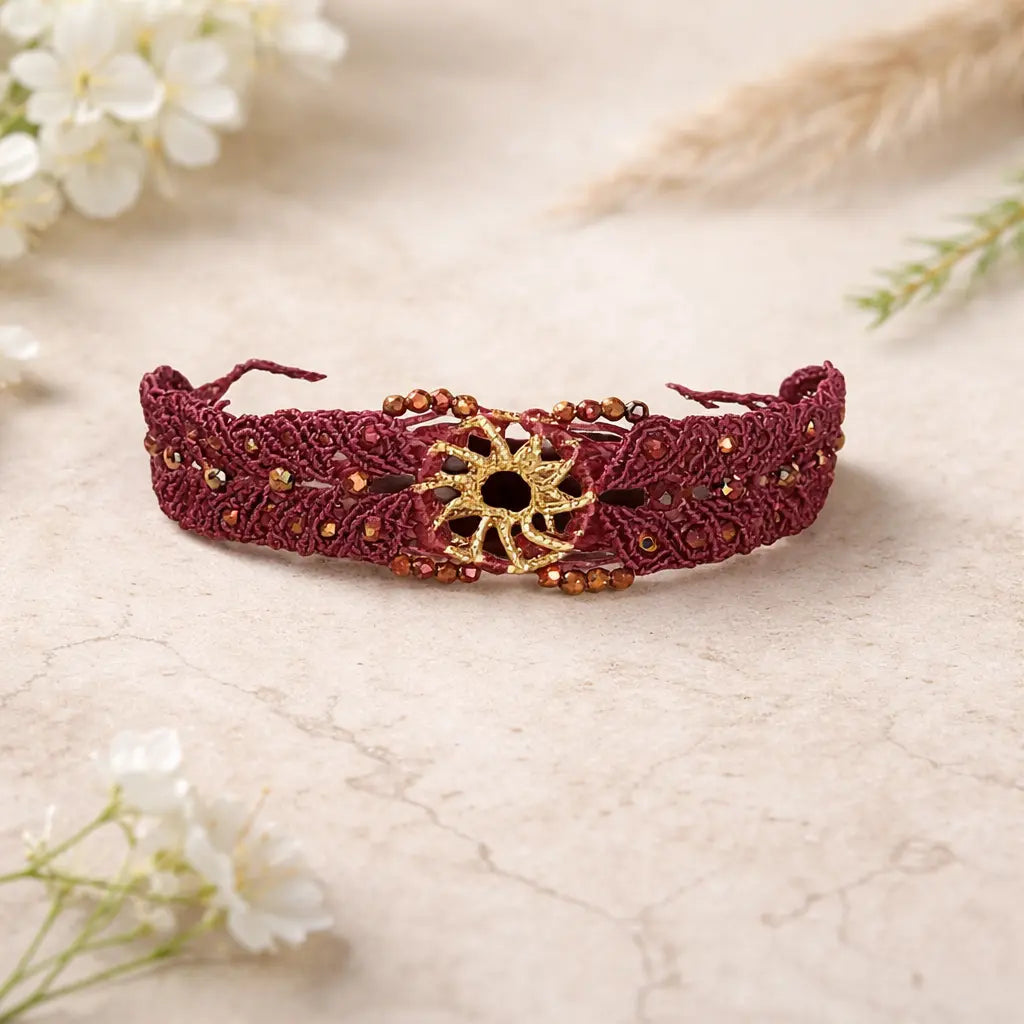 Bracelet micro-macramé soleil bordeaux Micro Noeuds