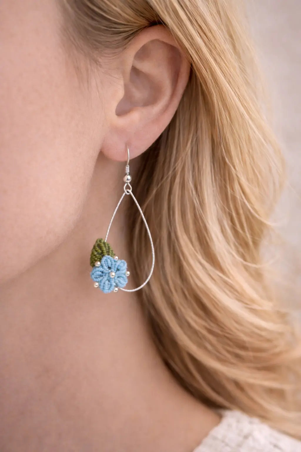 Boucles d’oreilles Églantine – micro-macramé & argent 925 ROSINA Micro Noeuds
