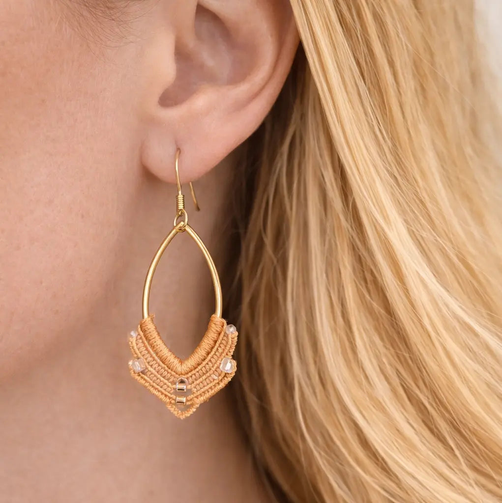 Boucles d’oreilles micro-macramé navette bohème ELYNA Micro Noeuds