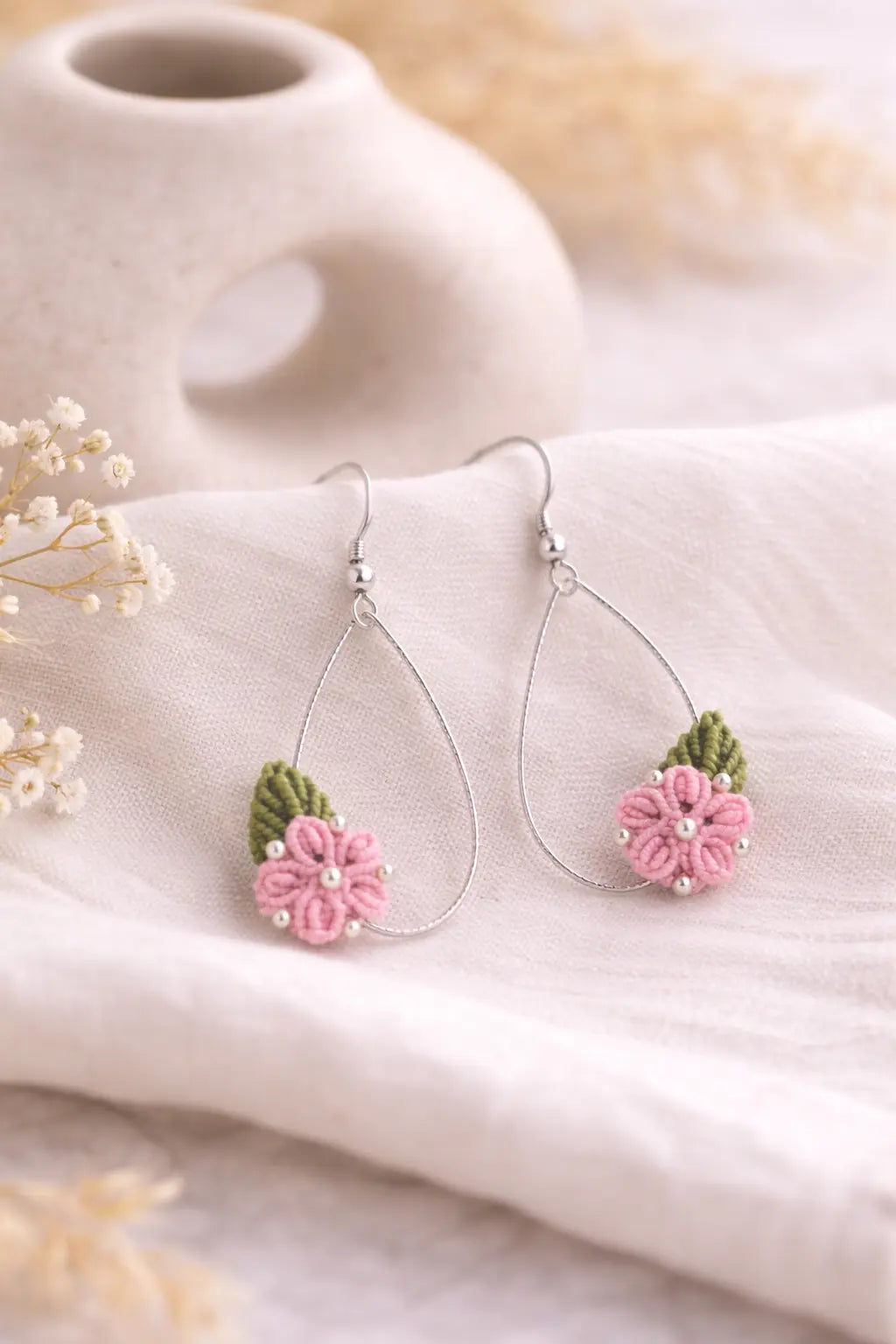 Boucles d’oreilles Églantine – micro-macramé & argent 925 ROSINA Micro Noeuds
