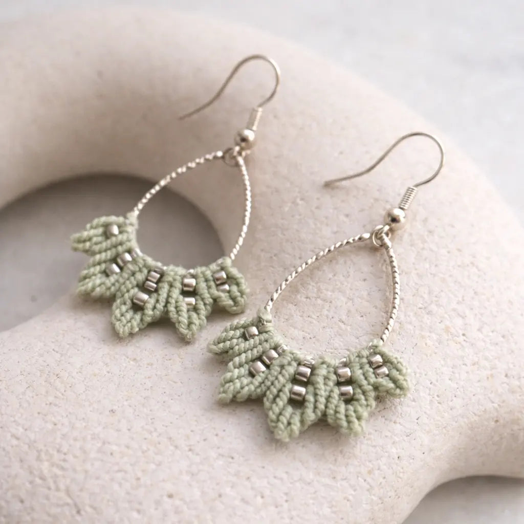 Boucles d’oreilles micro-macramé éventail argent 925 Micro Noeuds