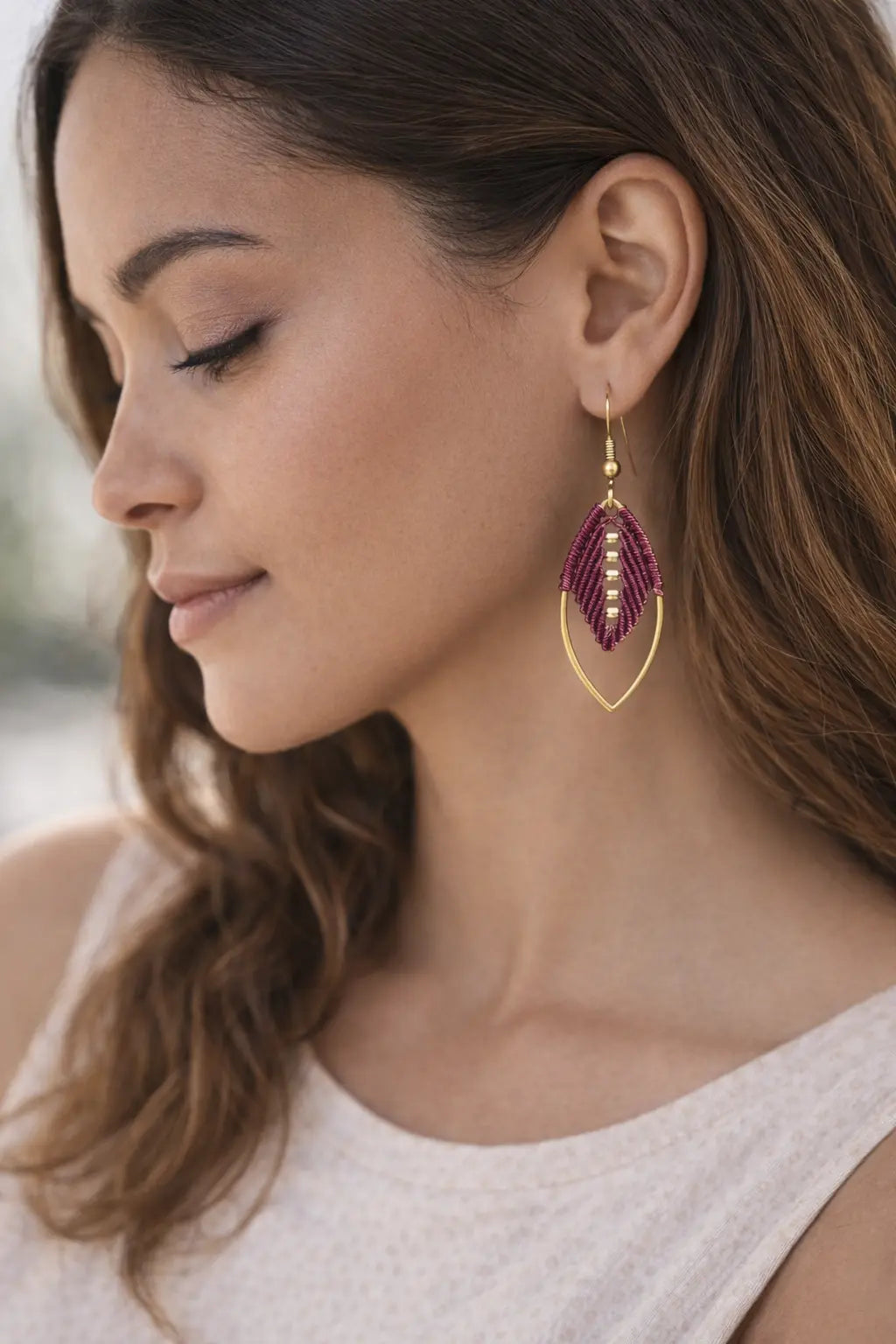 Boucles d'oreilles navette micro-macramé doré – Légères, fait main Micro Noeuds