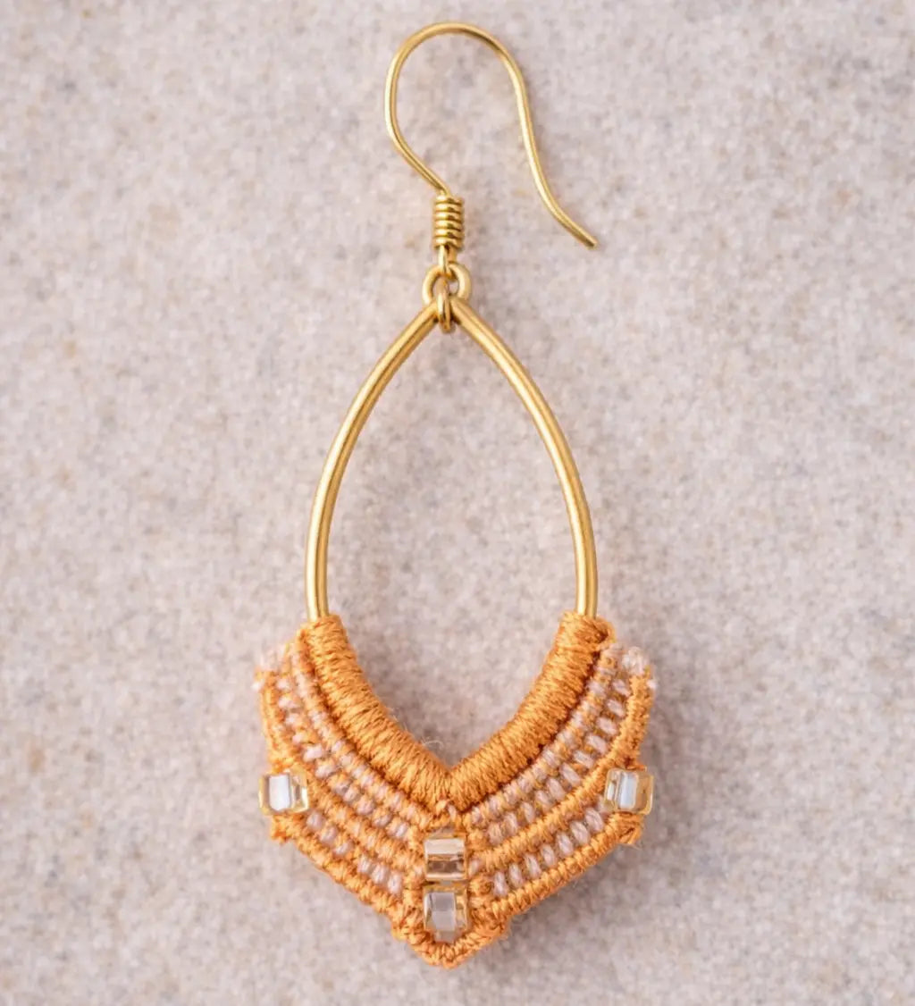 Boucles d’oreilles micro-macramé navette bohème ELYNA Micro Noeuds