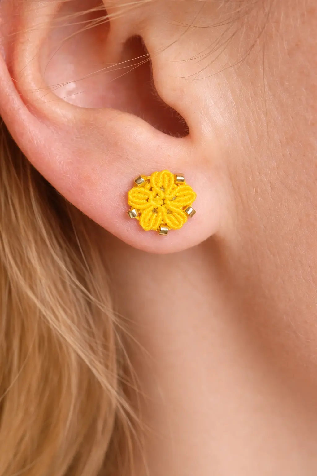 Boucles fleur micro-macramé – TILAE Micro Noeuds