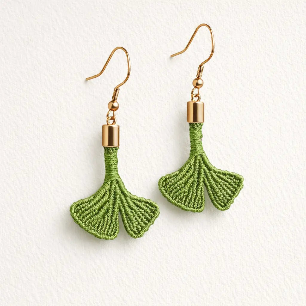 Boucles d’oreilles Feuille Ginkgo – micro-macramé vert-GINK ORA Micro Noeuds