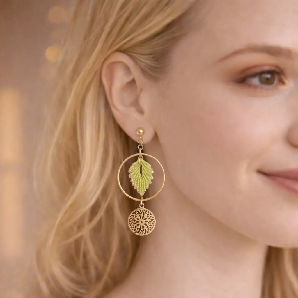 Boucles asymétriques bohème – Micro-macramé fait main Micro Noeuds