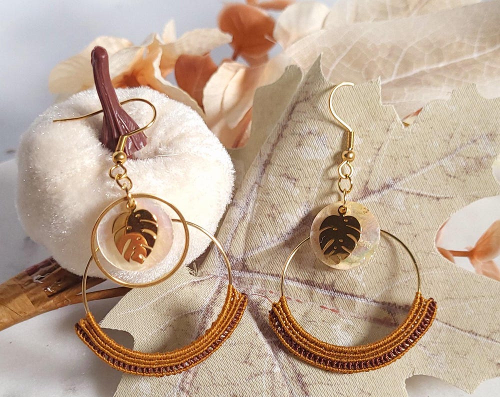 Monstera micro-macrame hoop earrings