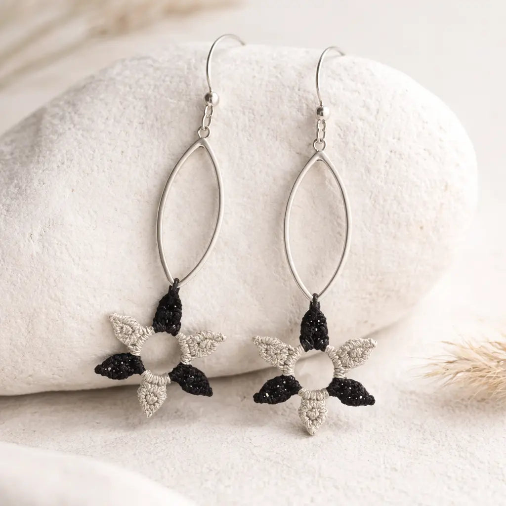 Boucles d’oreilles-micro-macramé étoile- NOELA Micro Noeuds