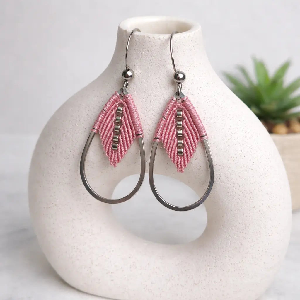 Boucles d'oreilles micro-macramé – Acier inoxydable, légères, fait main Micro Noeuds