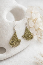 Boucles d’oreilles en micro-macramé – Bijou léger artisanal acier inoxydable – Style bohème chic naturel Micro Noeuds