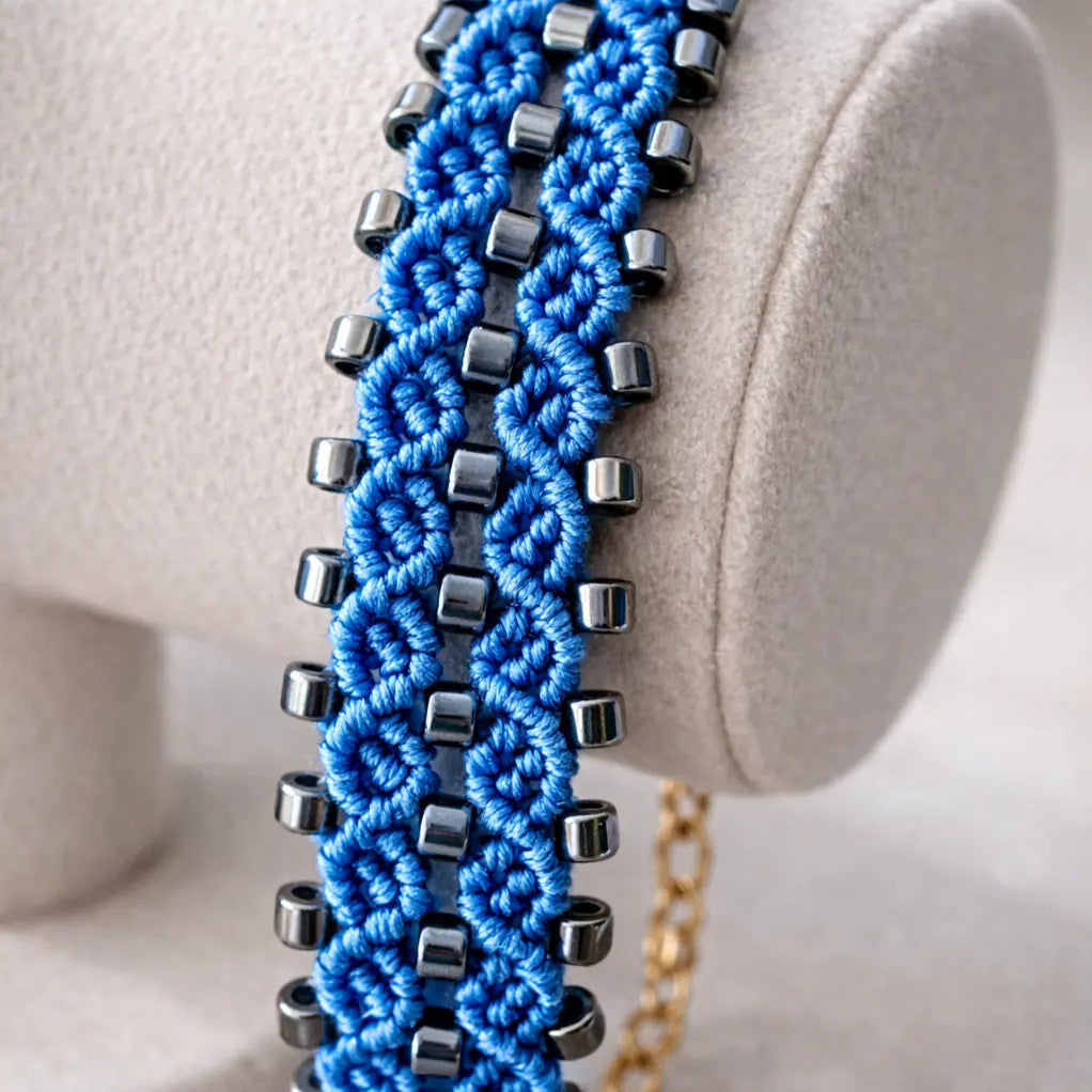Bracelet Fleuri – micro-macramé rose & vert-LINEA Micro Noeuds