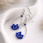 Boucles d’oreilles micro-macramé motif feuille – Crochets argent 925 & perle Micro Noeuds