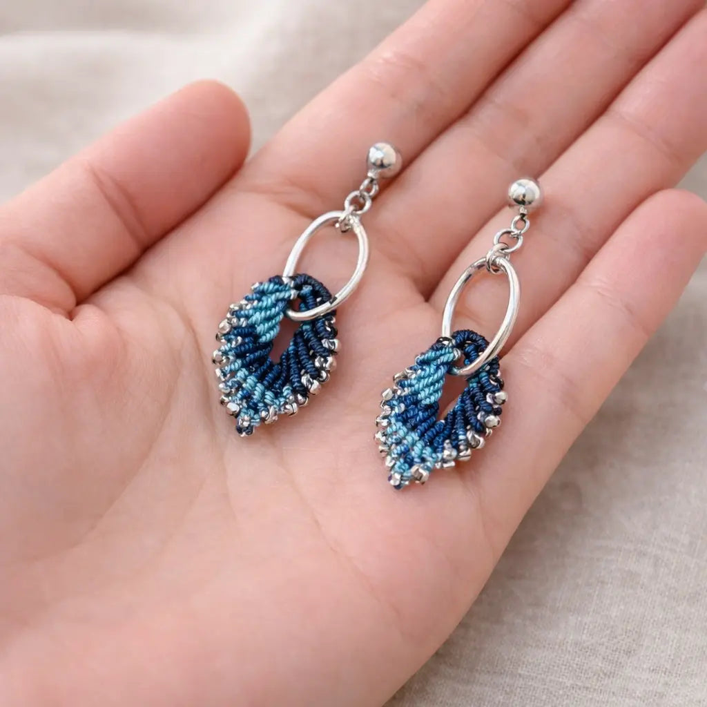 Boucles d’oreilles micro-macramé anneau feuille personnalisables Micro Noeuds