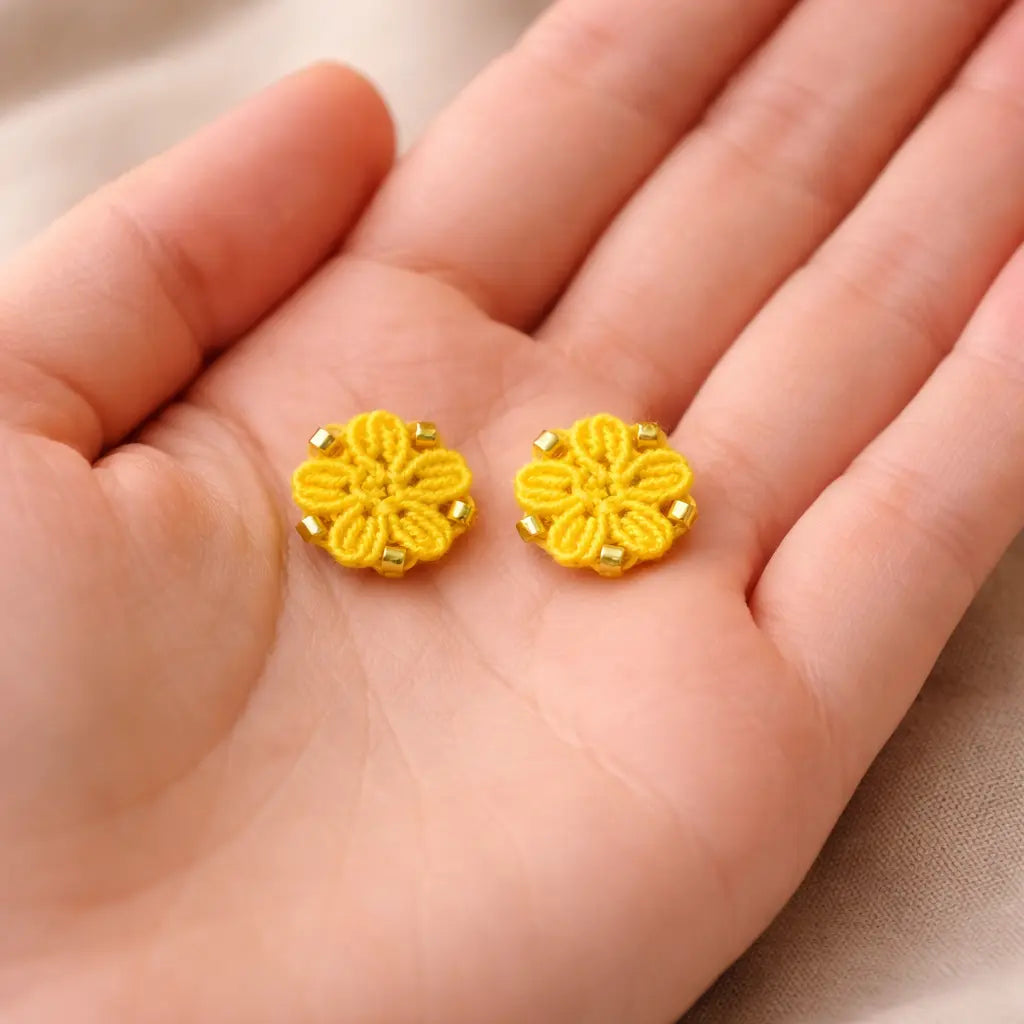 Boucles fleur micro-macramé – TILAE Micro Noeuds