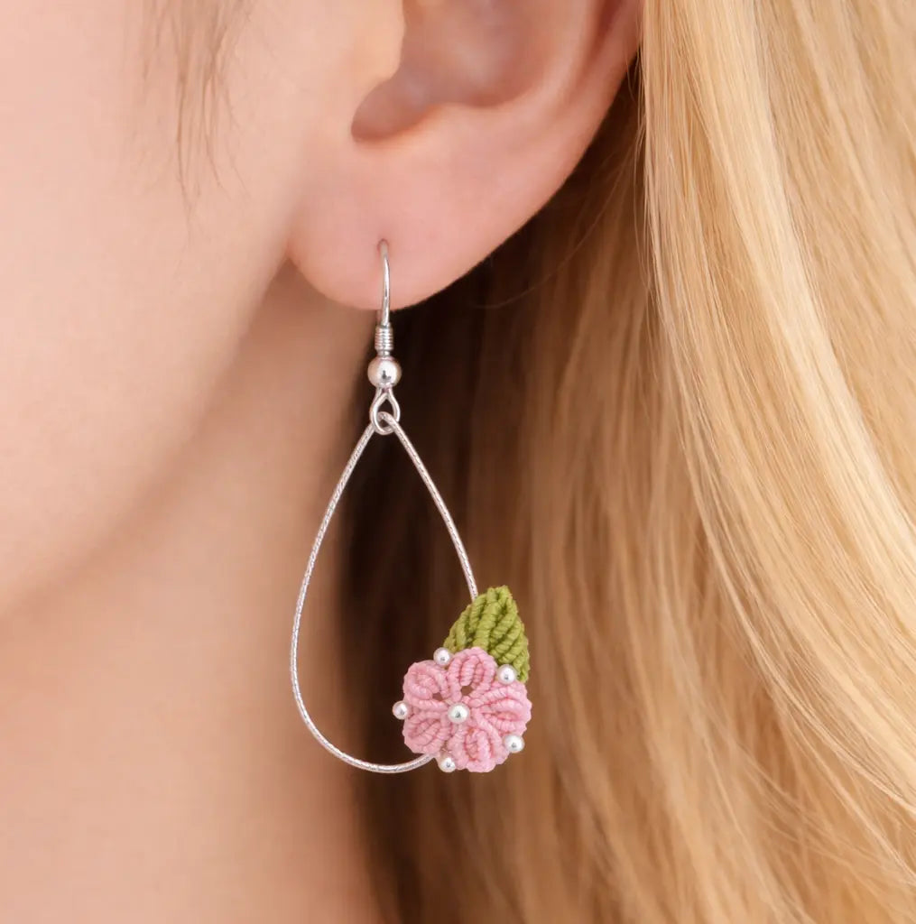 Boucles d’oreilles Églantine – micro-macramé & argent 925 ROSINA Micro Noeuds