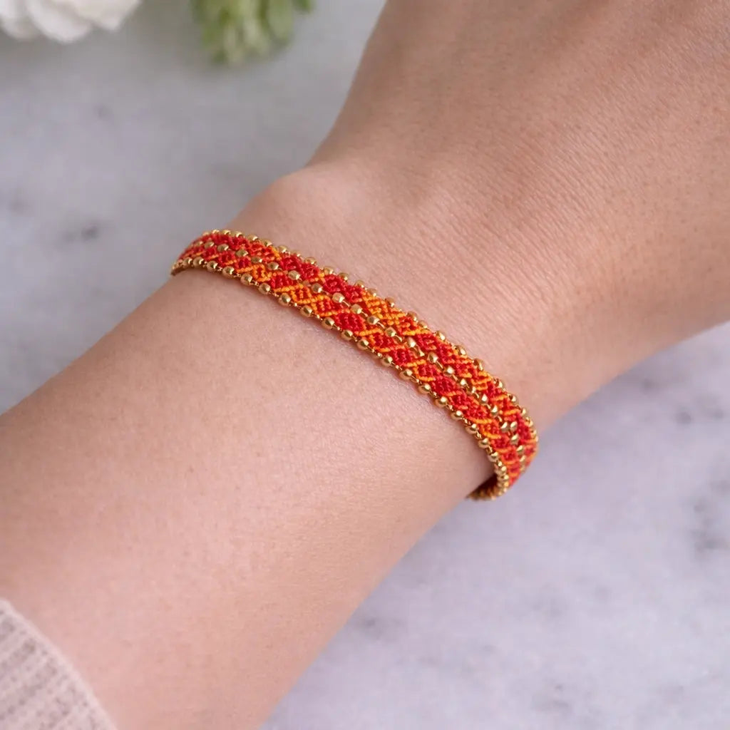 Bracelet Fleuri – micro-macramé rose & vert-LINEA Micro Noeuds