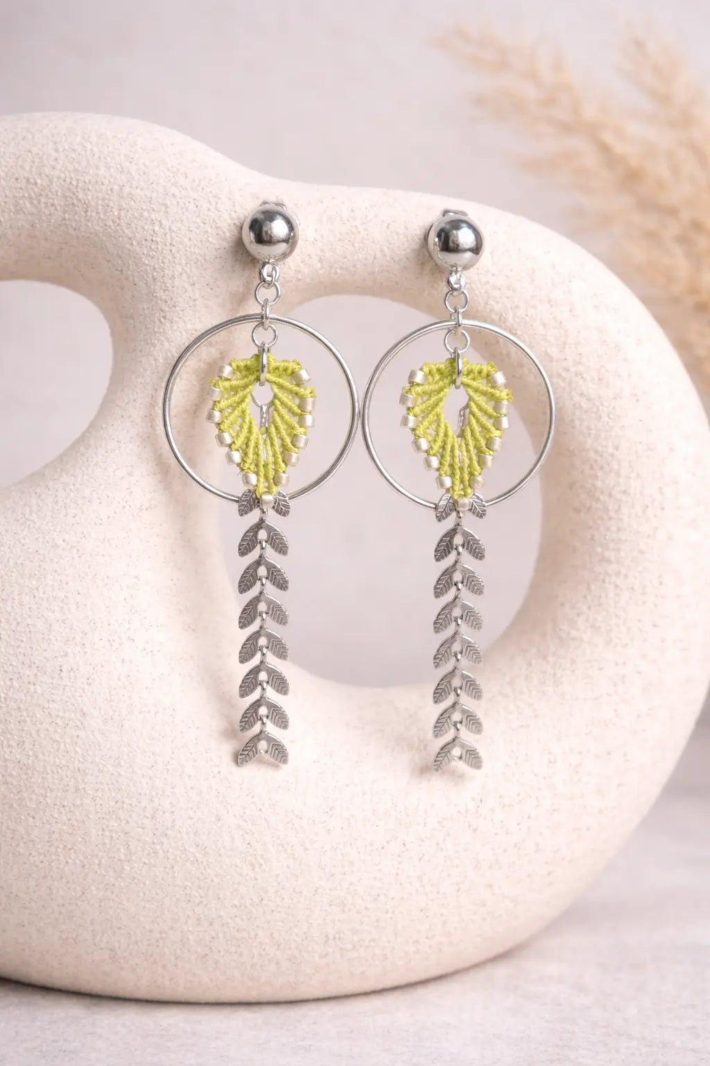 Boucles longues feuille – Micro-macramé FLEORA Micro Noeuds