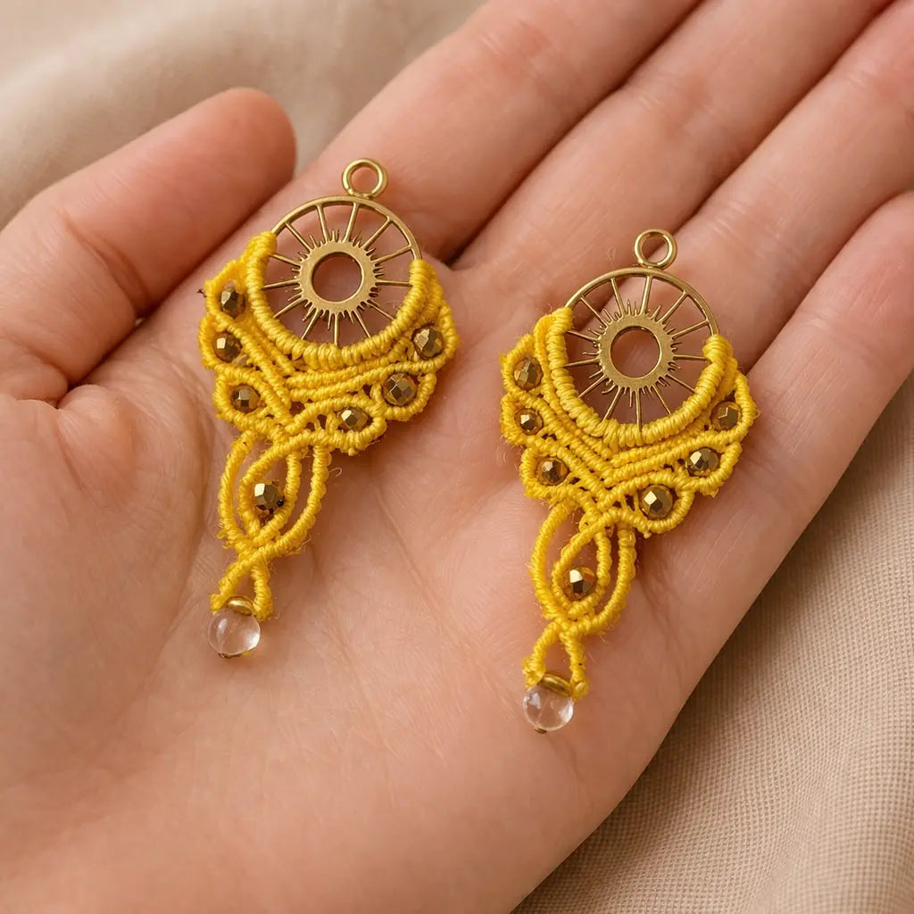 Boucles d’oreilles micro-macramé Tessina – Crochets dorés & perles facettées-TESSINA Micro Noeuds