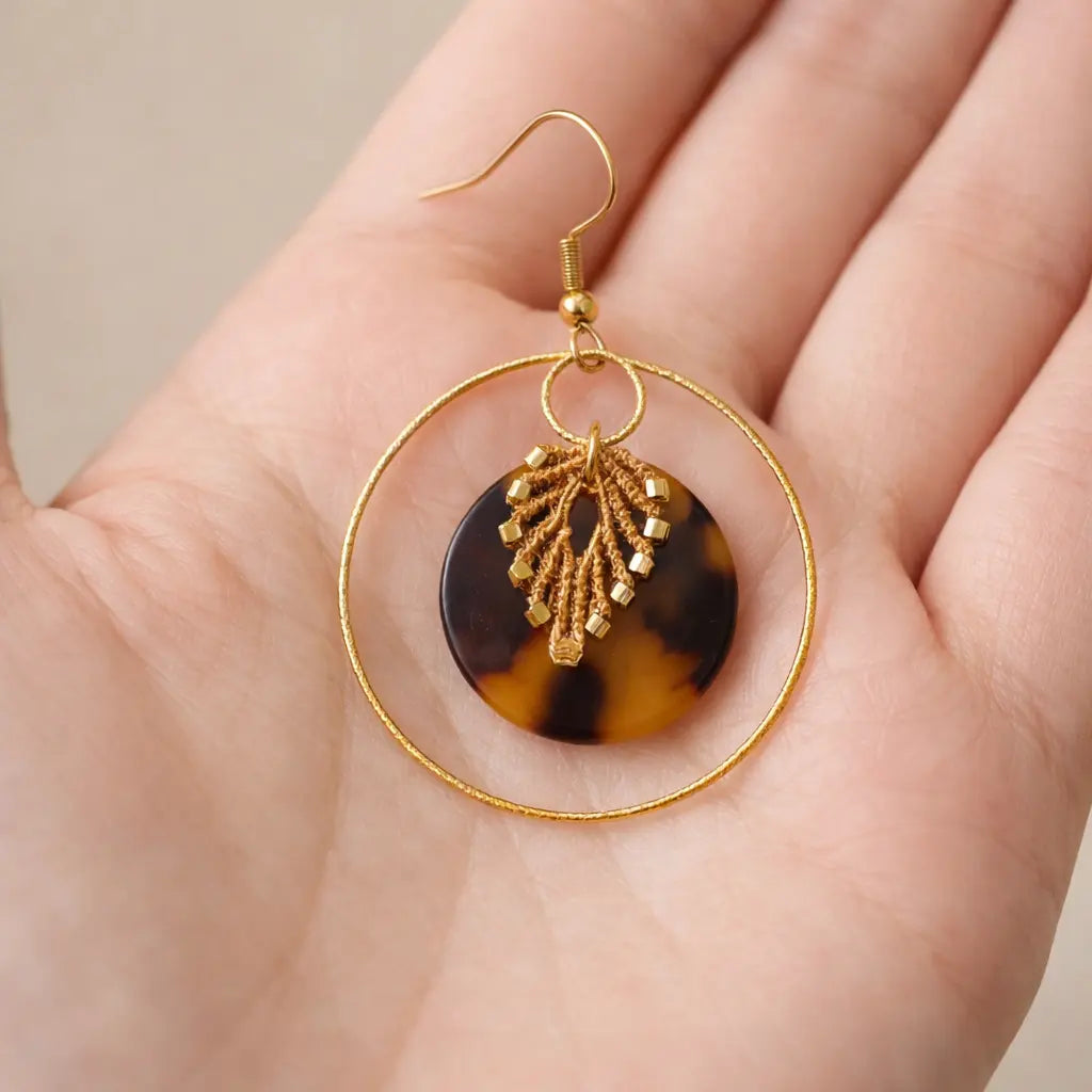 Boucles d’oreilles micro-macramé anneau écaille bohème TIMA Micro Noeuds